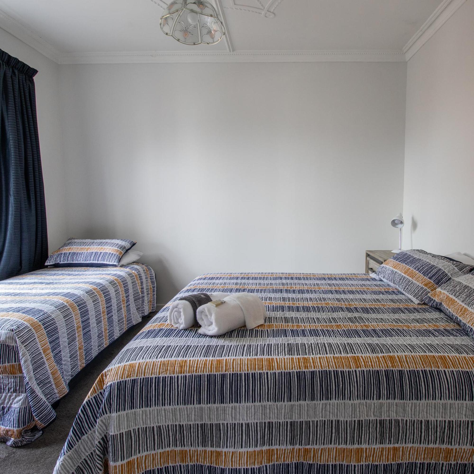 Sahara Deluxe Studios Dunedin Buitenkant foto